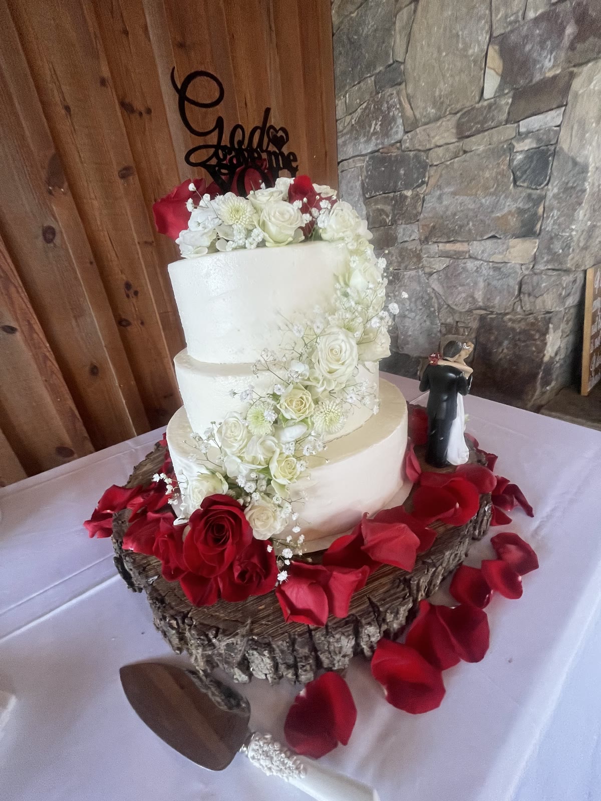 Custom cake by BeBop's